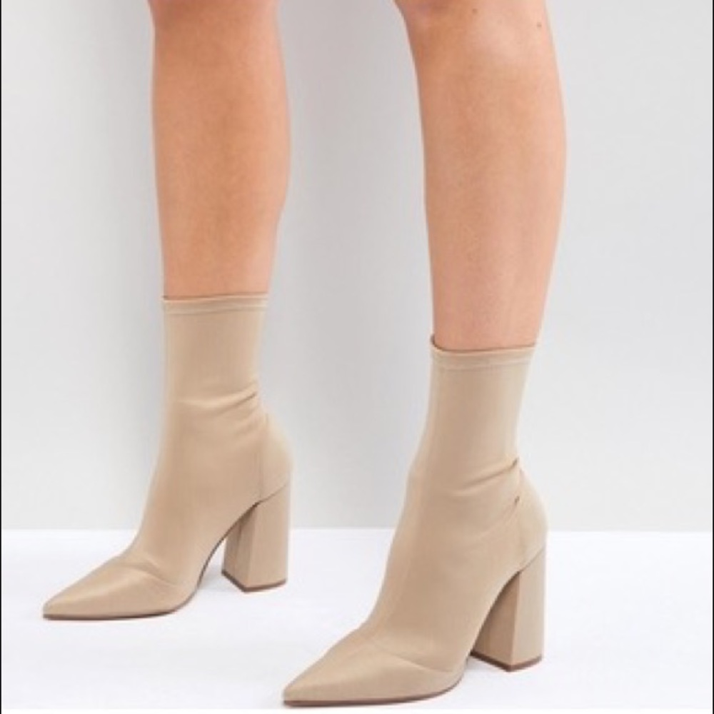 👢 Beige Sock Boots 👢